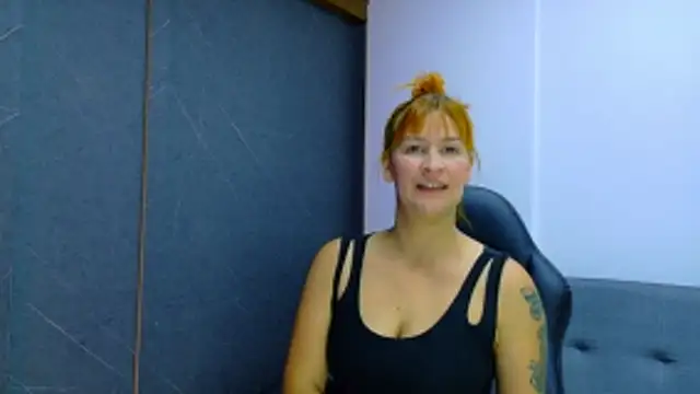 Snapshot of Britney_taylor_ chatting on 02-12-26, 07:24 Britney taylor online show from 02-12-26, 07:24