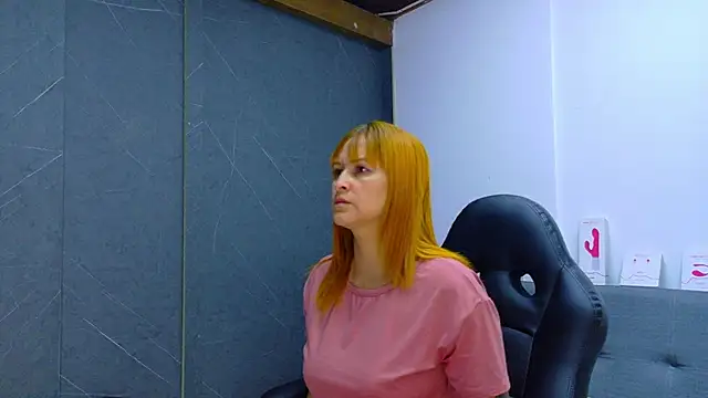 Snapshot of Britney_taylor_ chatting on 02-02-26, 07:02 Britney taylor online show from 02-02-26, 07:02