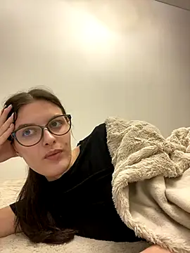 little belucci online show from 11-04-25, 06:01