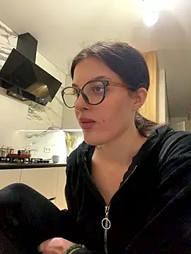 little belucci online show from 01-05-26, 07:17