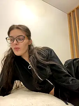 little belucci online show from 11-12-25, 01:37