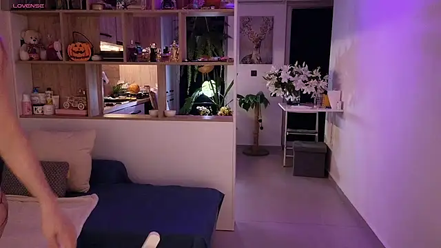  alleyesonme  online show from 10-31-25, 04:14