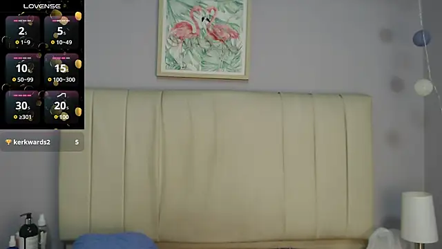 Snapshot of amy_le01 chatting on 06-19-26, 01:39 amy le01 online show from 06-19-26, 01:39