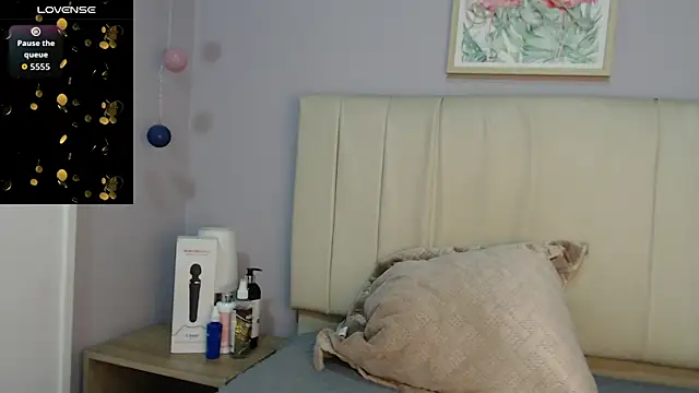 Snapshot of amy_le01 chatting on 10-16-25, 01:19 amy le01 online show from 10-16-25, 01:19