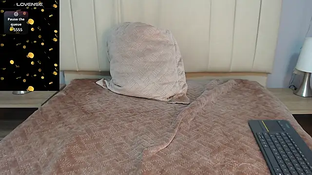 amy le01 online show from 11-15-25, 03:16