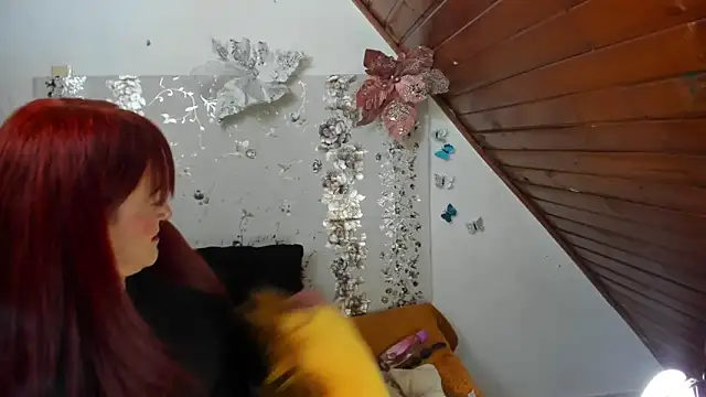Snapshot of Hannaa32 chatting on 02-26-25, 07:42 Hannaa32 online show from 02-26-25, 07:42