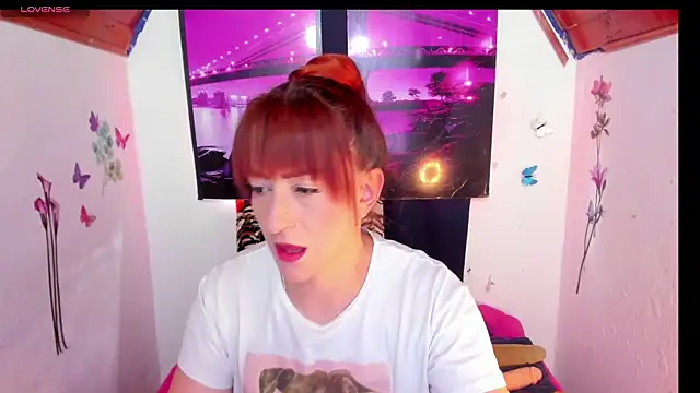 Snapshot of Hannaa32 chatting on 10-05-25, 06:53 Hannaa32 online show from 10-05-25, 06:53