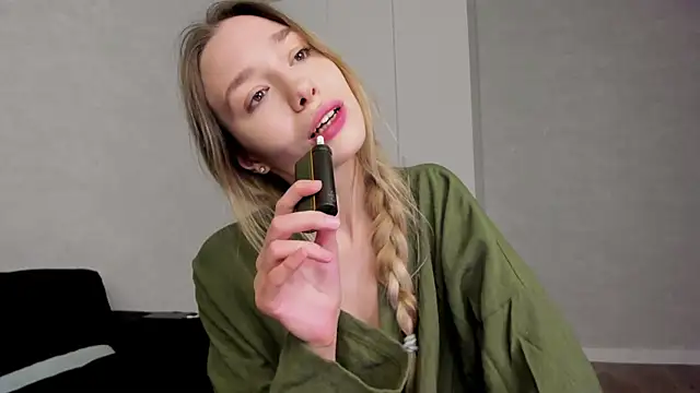 mary shiota online show from 12-14-25, 03:17