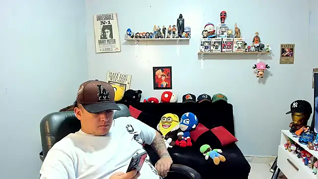 Snapshot of ney_22 chatting on 06-06-26, 01:33 ney 22 online show from 06-06-26, 01:33