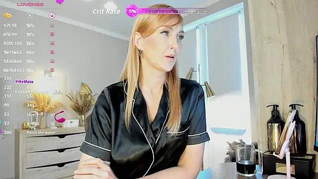 Snapshot of HotyPlays chatting on 06-26-26, 01:17 HotyPlays online show from 06-26-26, 01:17