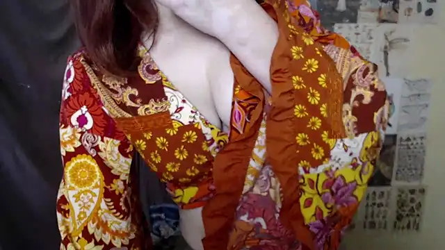 VeryVeryVeryShy  online show from 11-10-25, 09:03