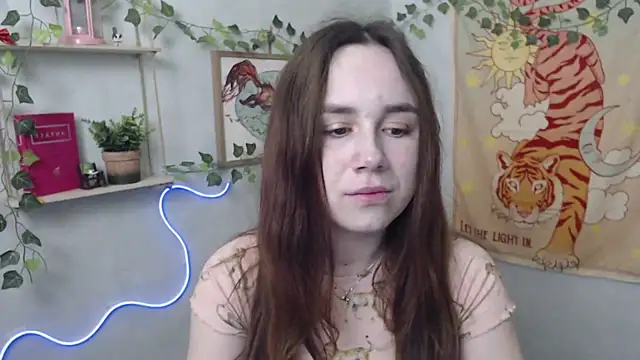 Snapshot of VeryVeryVeryShy_ chatting on 04-18-26, 05:43 VeryVeryVeryShy online show from 04-18-26, 05:43