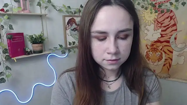 VeryVeryVeryShy  online show from 04-11-26, 05:37