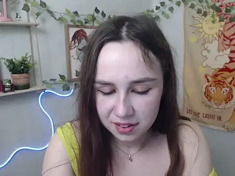Snapshot of VeryVeryVeryShy_ chatting on 04-18-26, 05:48 VeryVeryVeryShy online show from 04-18-26, 05:48