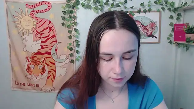 Snapshot of VeryVeryVeryShy_ chatting on 06-01-26, 05:51 VeryVeryVeryShy online show from 06-01-26, 05:51