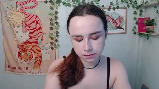 Snapshot of VeryVeryVeryShy_ chatting on 07-15-26, 05:47 VeryVeryVeryShy online show from 07-15-26, 05:47