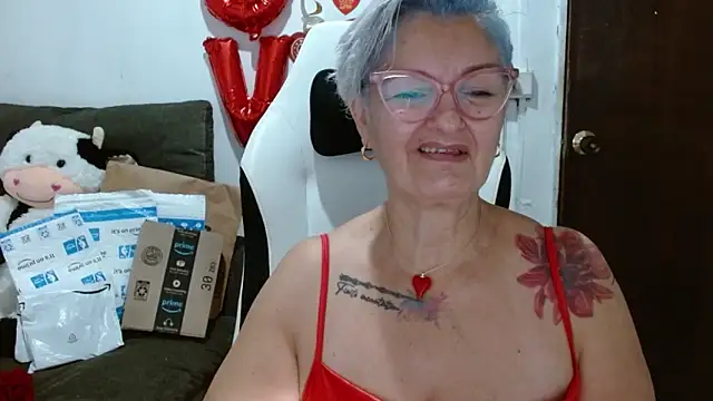 Snapshot of bety-cum2 chatting on 02-14-26, 09:20 bety-cum2 online show from 02-14-26, 09:20