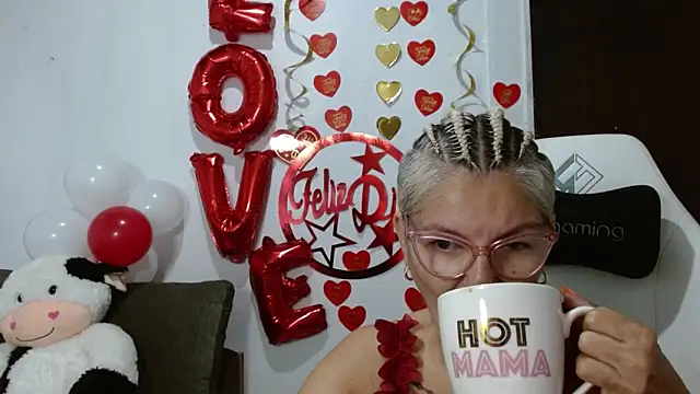 Snapshot of bety-cum2 chatting on 02-11-26, 09:31 bety-cum2 online show from 02-11-26, 09:31