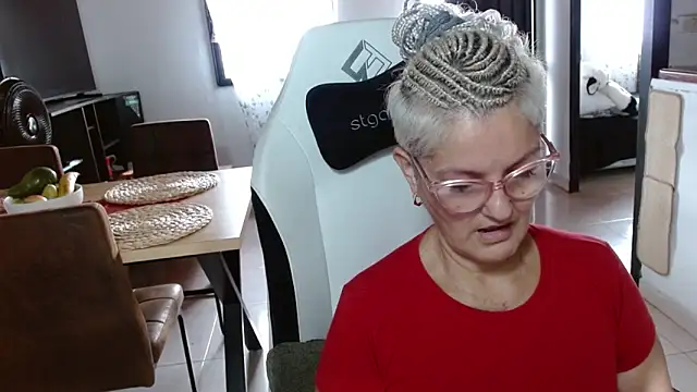 Snapshot of bety-cum2 chatting on 02-03-26, 02:11 bety-cum2 online show from 02-03-26, 02:11