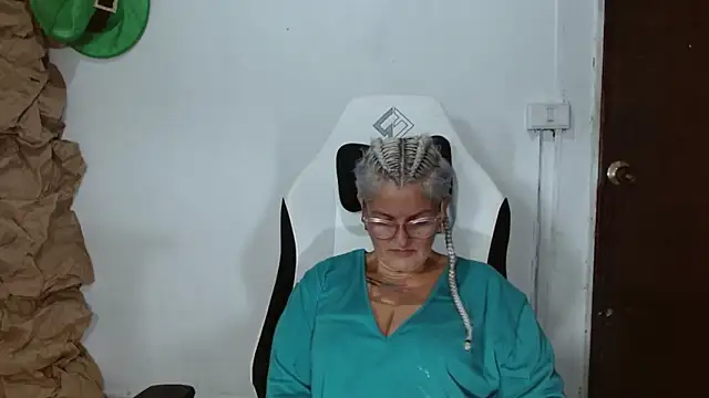 Snapshot of bety-cum2 chatting on 03-01-26, 12:54 bety-cum2 online show from 03-01-26, 12:54