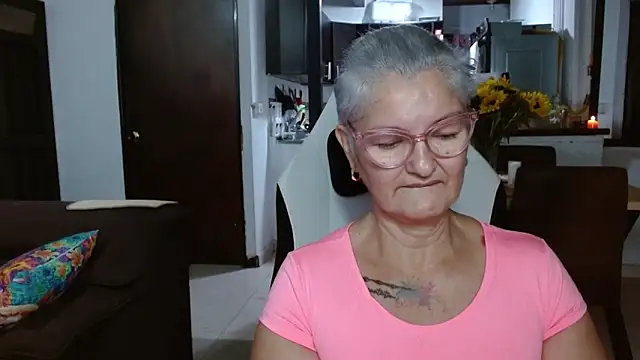 Snapshot of bety-cum2 chatting on 02-20-26, 10:06 bety-cum2 online show from 02-20-26, 10:06