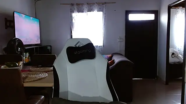 Snapshot of bety-cum2 chatting on 02-04-26, 03:18 bety-cum2 online show from 02-04-26, 03:18