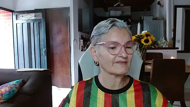 Snapshot of bety-cum2 chatting on 02-21-26, 12:51 bety-cum2 online show from 02-21-26, 12:51