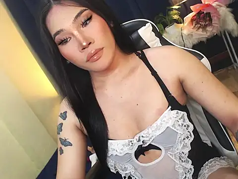 Ur Fantastic Lina online show from 10-26-25, 04:40