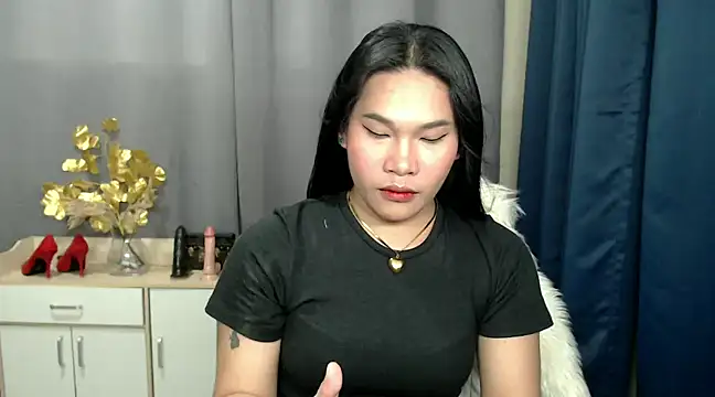 Ur Fantastic Lina online show from 12-24-24, 06:50