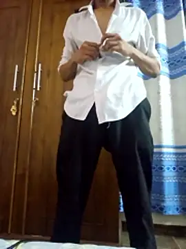 Snapshot of RikzAdam chatting on 06-07-26, 08:03 RikzAdam online show from 06-07-26, 08:03
