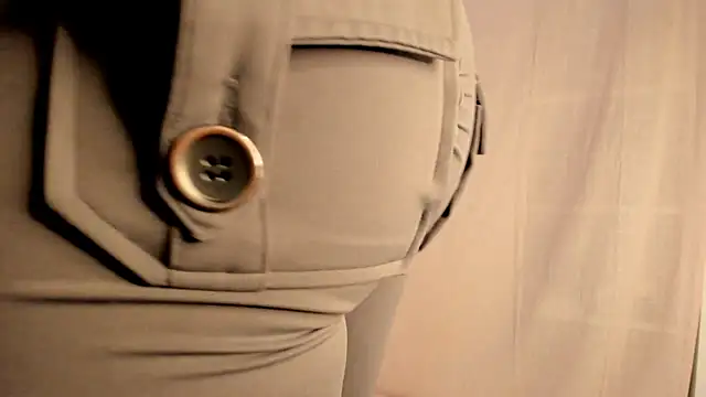 Snapshot of hee_jeen chatting on 01-22-25, 05:06 hee jeen online show from 01-22-25, 05:06