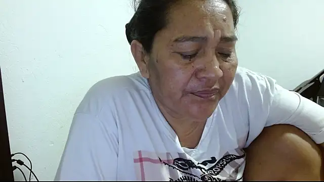 Snapshot of katia_mature chatting on 03-12-26, 10:36 katia mature online show from 03-12-26, 10:36