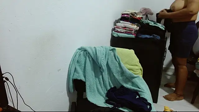 Snapshot of katia_mature chatting on 03-20-26, 12:06 katia mature online show from 03-20-26, 12:06