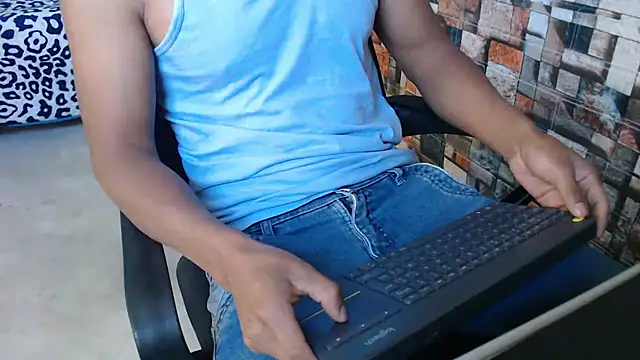 Snapshot of sexatlexx chatting on 10-16-25, 02:36 sexatlexx online show from 10-16-25, 02:36