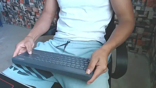 Snapshot of sexatlexx chatting on 10-02-25, 04:21 sexatlexx online show from 10-02-25, 04:21