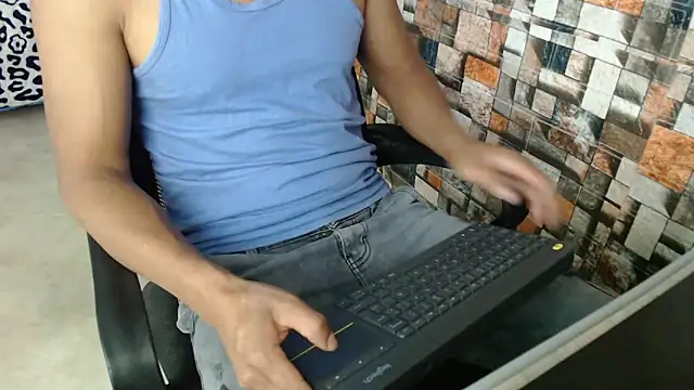 Snapshot of sexatlexx chatting on 11-13-25, 09:08 sexatlexx online show from 11-13-25, 09:08