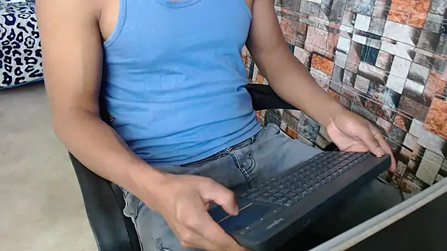 Snapshot of sexatlexx chatting on 11-16-25, 03:06 sexatlexx online show from 11-16-25, 03:06