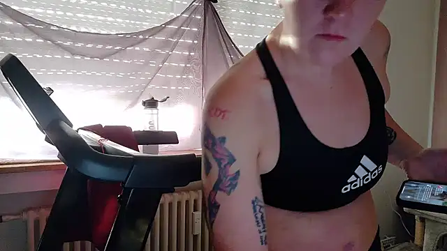 Snapshot of wetgerman_2 chatting on 05-29-26, 04:40 wetgerman 2 online show from 05-29-26, 04:40