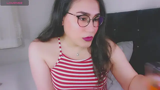 Snapshot of MERA_arab chatting on 10-20-25, 11:38 MERA arab online show from 10-20-25, 11:38