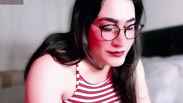 Snapshot of MERA_arab chatting on 03-04-25, 10:38 MERA arab online show from 03-04-25, 10:38