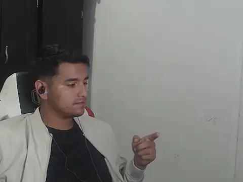 kylian 07 online show from 02-13-26, 01:49