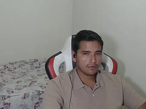 Snapshot of kylian_07 chatting on 03-23-26, 02:00 kylian 07 online show from 03-23-26, 02:00