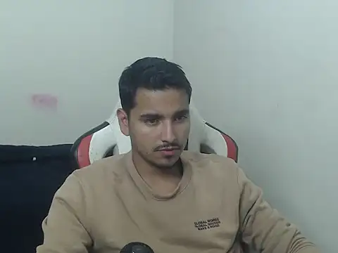 Snapshot of kylian_07 chatting on 07-11-26, 02:45 kylian 07 online show from 07-11-26, 02:45