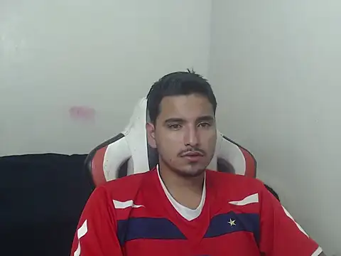 Snapshot of kylian_07 chatting on 07-09-26, 02:12 kylian 07 online show from 07-09-26, 02:12