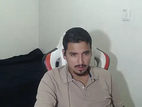Snapshot of kylian_07 chatting on 05-12-26, 01:13 kylian 07 online show from 05-12-26, 01:13