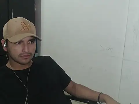 kylian 07 online show from 11-13-25, 02:15