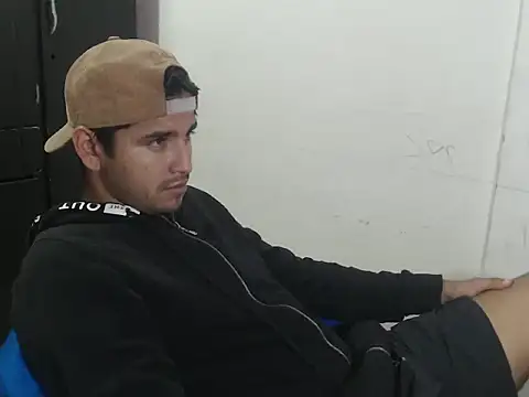 kylian 07 online show from 11-14-25, 02:15