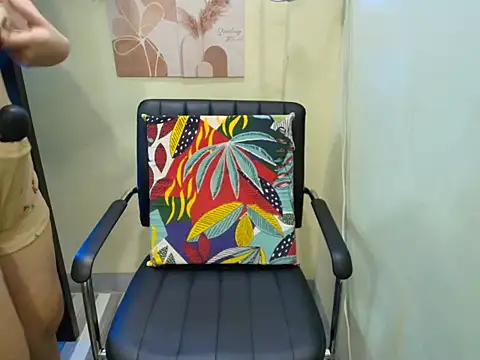 Snapshot of Skinny_regie99xxx chatting on 09-27-25, 01:28 Skinny regie99xxx online show from 09-27-25, 01:28