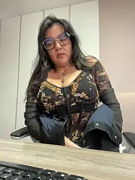 Snapshot of SWEETLILY18 chatting on 03-15-25, 11:40 SWEETLILY18 online show from 03-15-25, 11:40