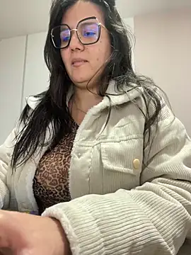 Snapshot of SWEETLILY18 chatting on 03-17-25, 11:31 SWEETLILY18 online show from 03-17-25, 11:31